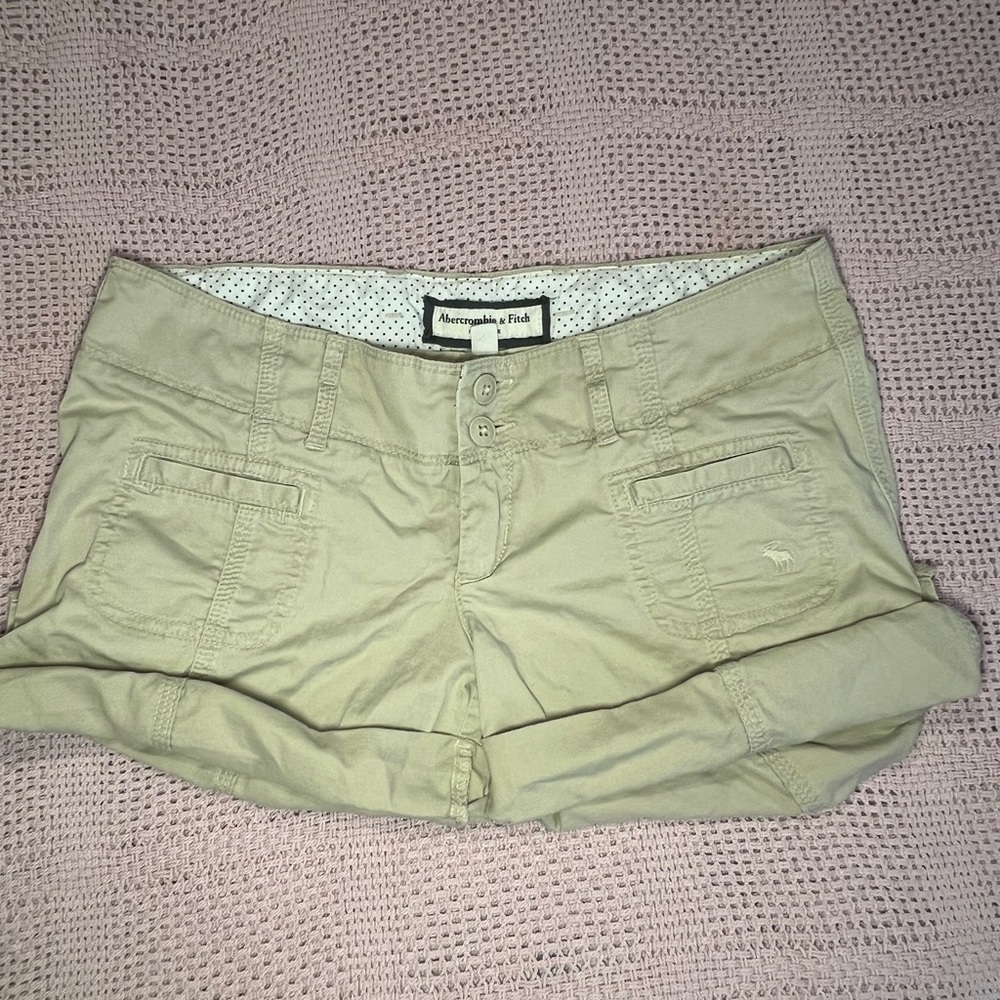 Vintage Abercrombie & Fitch Women's Beige Cargo Shorts